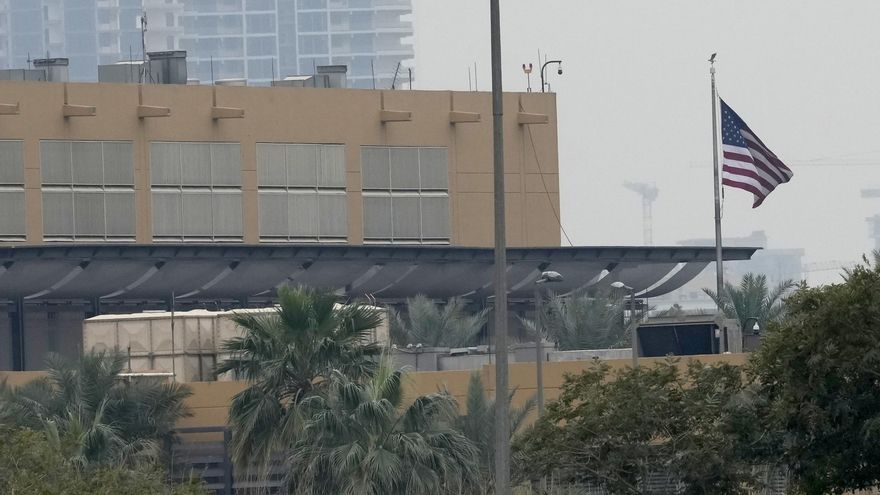 Baghdad (Iraq), 14/03/2026.- A general view of the United States Embassy compound after a reported missile strike, in Baghdad, Iraq, 14 March 2026, amid military escalations involving the US, Israel, and Iran that began on 28 February. The US mission did not immediately comment on the incident. (Estados Unidos, Bagdad) EFE/EPA/CEERWAN AZIZ