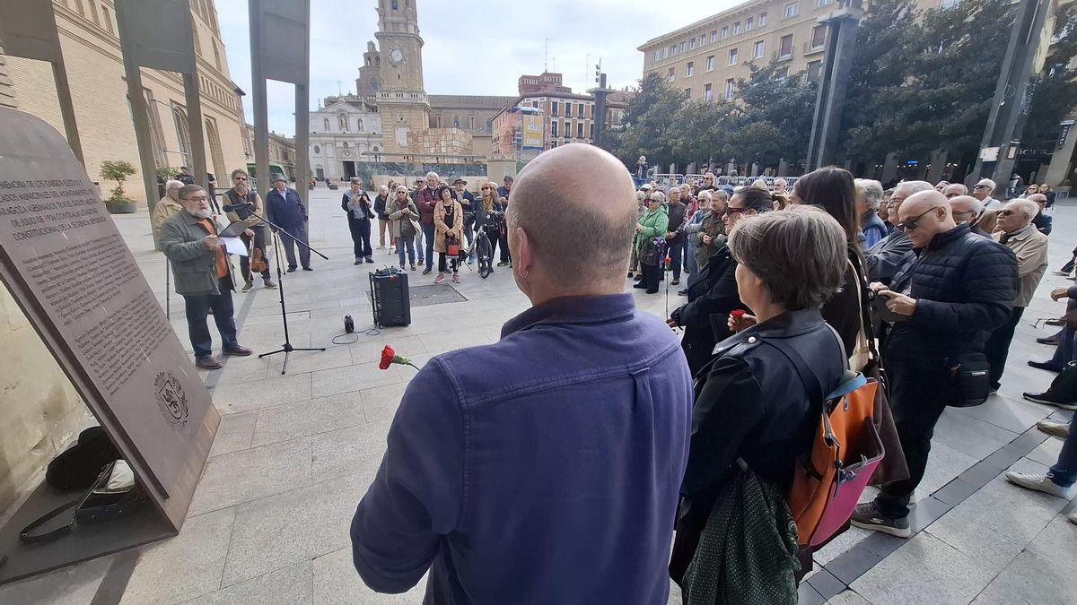 Otro momento del acto celebrado esta mañana en la plaza del Pilar de Zaragoza.