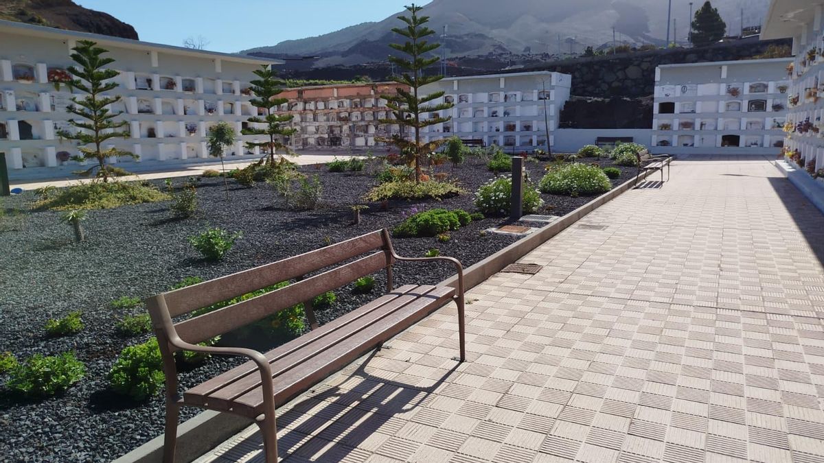 El Cementerio de Los Ángeles avanza en su reconstrucción con nuevo mobiliario urbano