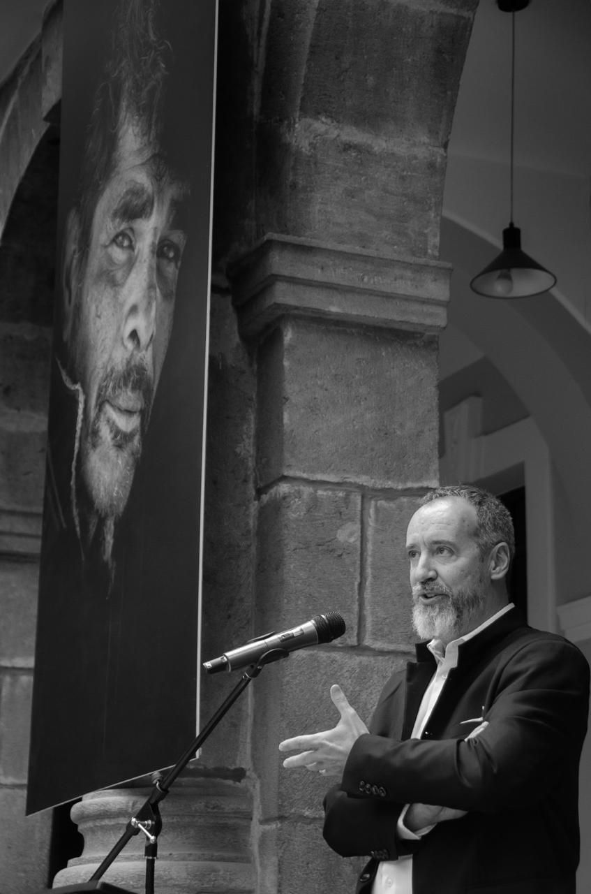  Emilio Barrionuevo lleva el alma de las personas a una exposición en Ecuador. CRISTOPHER