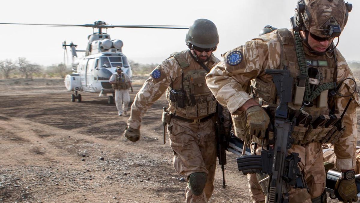 Soldados de la Agencia de Europea de Defensa.