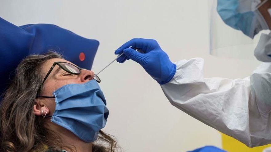 Toma de muestras para pruebas PCR de COVID-19.