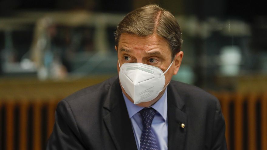 Gobierno y autonomías negocian el miércoles la aplicación en España de la PAC