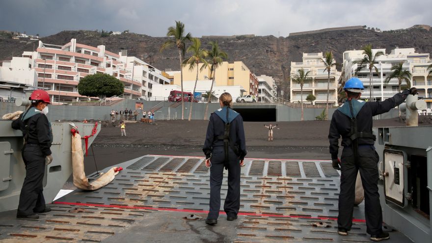Desembarco en la playa de Puerto Naos.