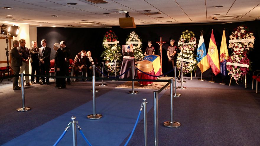 Canarias despide a su expresidente Olarte, a quien la política recuerda como protagonista clave de la Transición