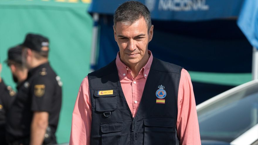 El presidente del Gobierno, Pedro Sánchez, durante una visita al Puesto de Mando Avanzado (PMA) por los incendios forestales de Madrid, a 29 de julio de 2026, en Navalcarnero, Madrid (España)