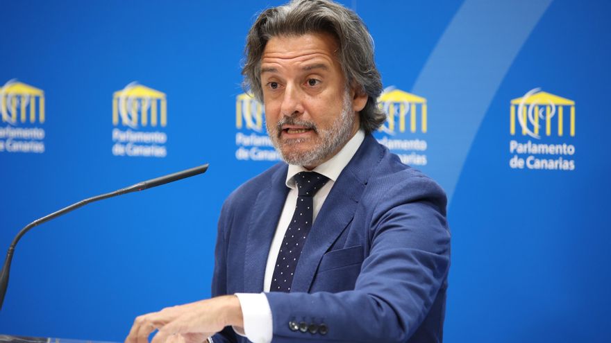 El vicepresidente segundo del Parlamento de Canarias y ex presidente del mismo, Gustavo Matos, comparece en el Parlamento de Canarias