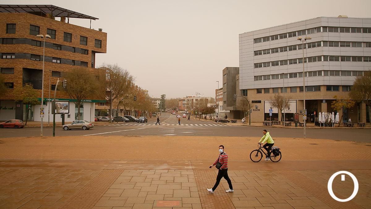 Córdoba amanece enfangada tras una histórica lluvia de barro de madrugada