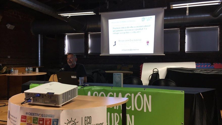 Una de las conferencias programadas en las jornada de Auryn León.