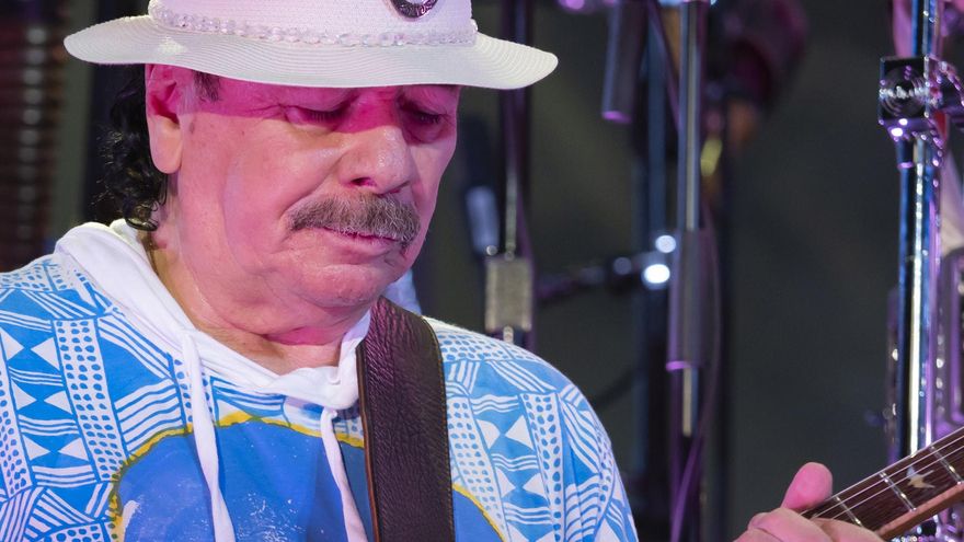 Santana, totalmente concentrado en su música