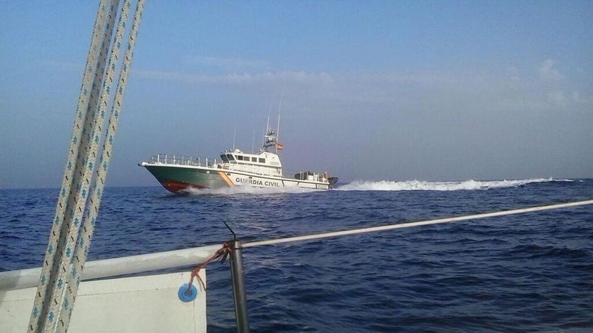 Incautadas más de tres toneladas de cocaína, una metralleta y un fusil de asalto en una lancha en Gran Canaria