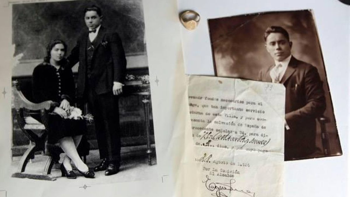 El abuelo de Emilio Silva, Emilio Silva Faba, era militante de Izquierda Republicana. Fue asesinado el 16 de octubre de 1936