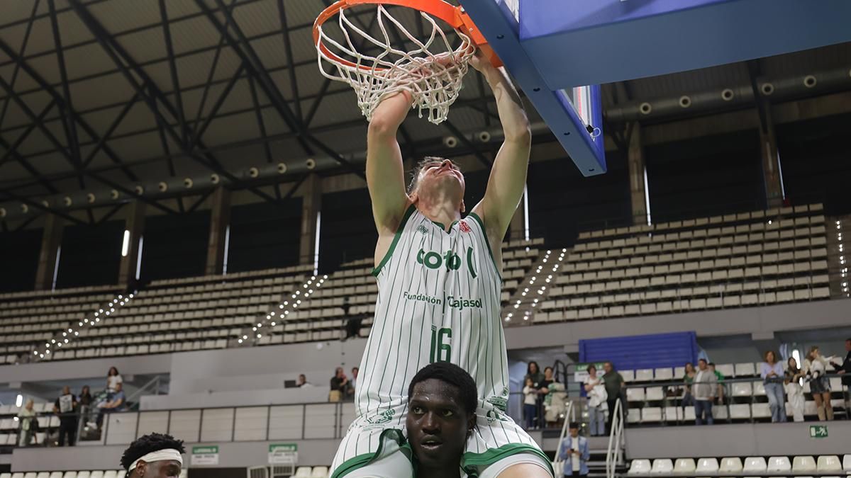 La celebración del ascenso del Coto Córdoba CB a Primera FEB, en imágenes