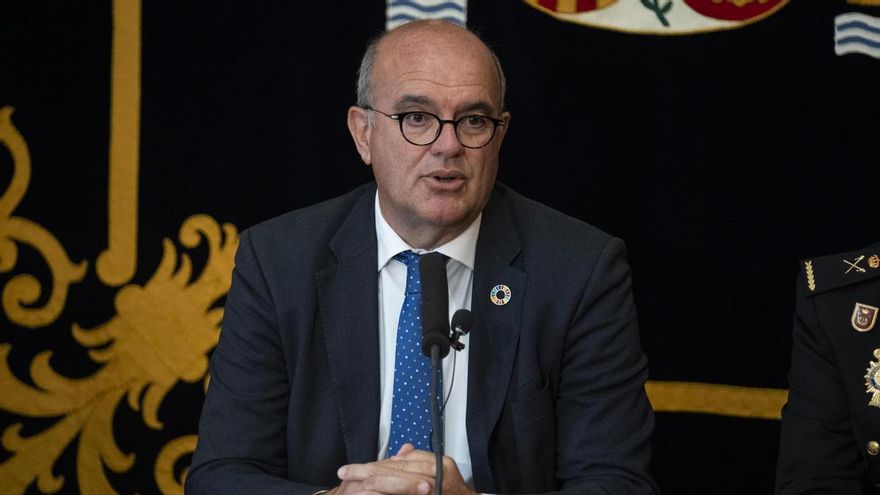 El delegado del Gobierno responde a Clavijo: el repunte migratorio estaba "previsto" y este 2026 las llegadas han caído un 30%