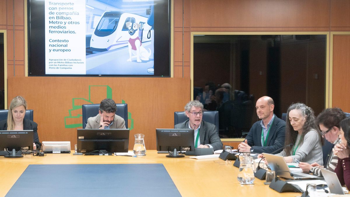 La solicitud de perros grandes en Metro Bilbao escala al Parlamento Vasco: "Está inventado, no entendemos el rechazo"