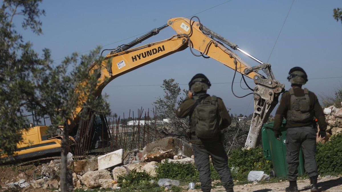 El Ejército israelí destruye territorios palestinos en Hebrón, Cisjordania