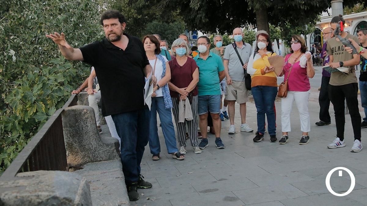 'Paseo crítico' de la plataforma 'Por un Río Vivo' por el Guadalquivir