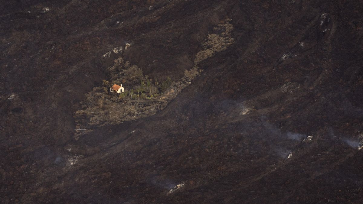 Las impresionantes imágenes aéreas del volcán de La Palma del Pulitzer Emilio Morenatti