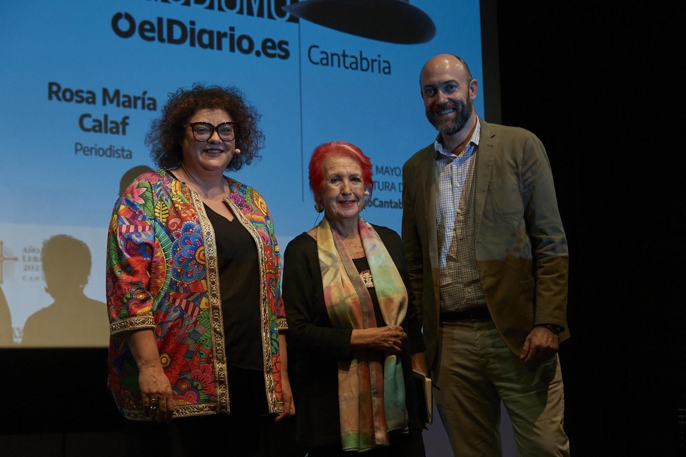 Agüero, Calaf y López posan en la Casa de Cultura de Torrelavega.