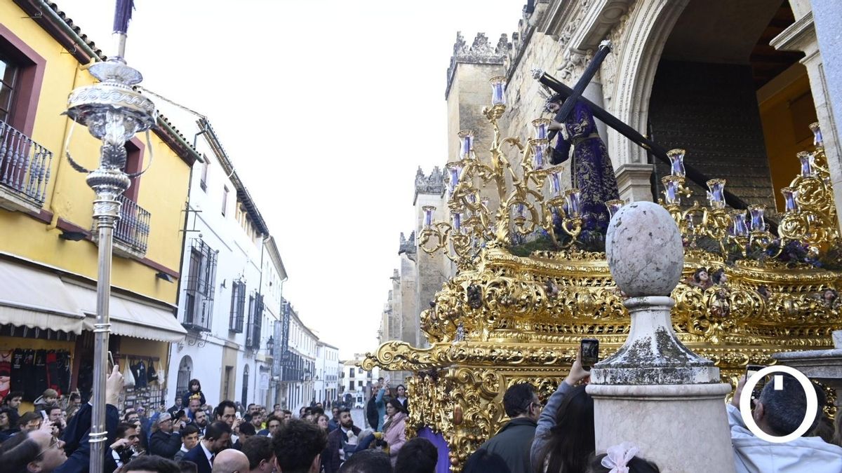 El obispo quiere "regular" las "salidas extraordinarias" de procesiones de la mano de las hermandades