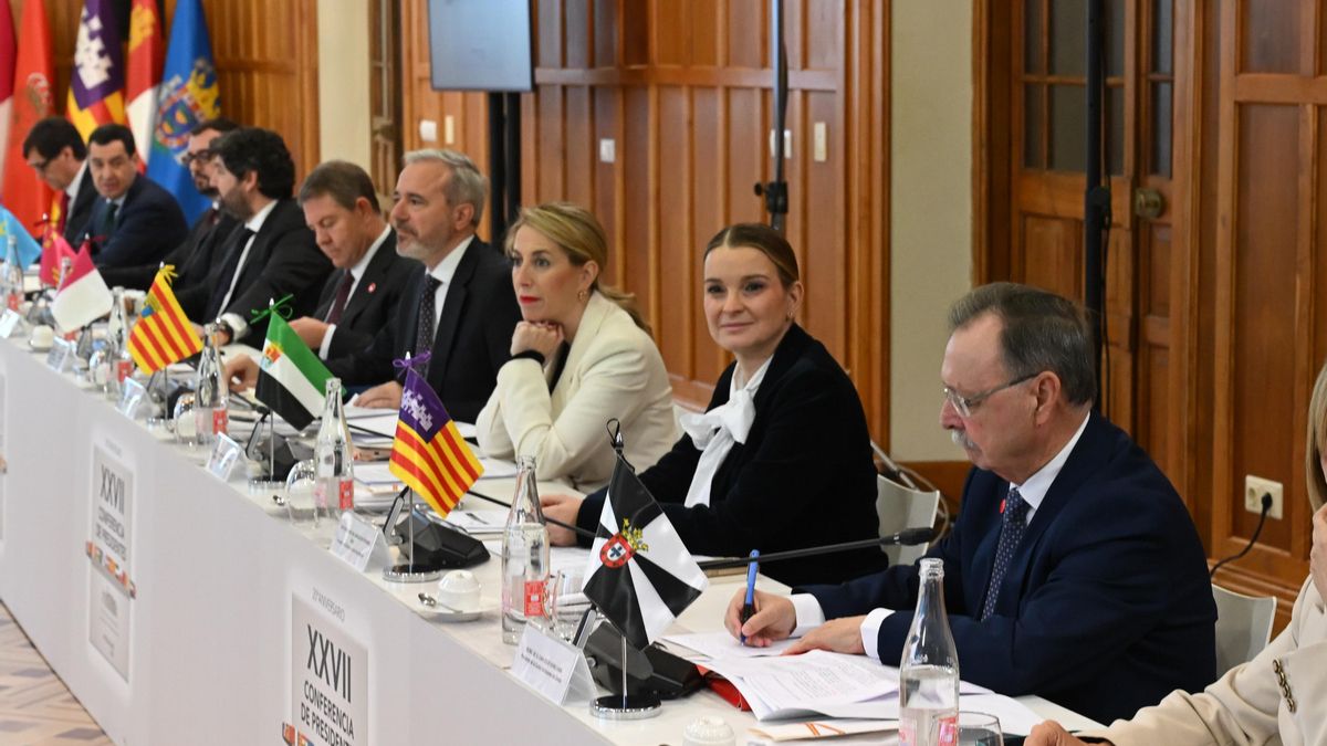 El presidente de Ceuta, Juan Jesús Vivas, durante la XXVII Conferencia de Presidentes, en el Palacio de la Magdalena, a 13 de diciembre de 2024, en Santander, Cantabria (España).