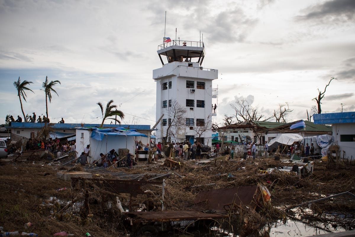 Torre de control del aeropuerto Daniel Z. Romualdez de Tacloban. / Fotografía: Acción contra el Hambre/Daniel Burgui.