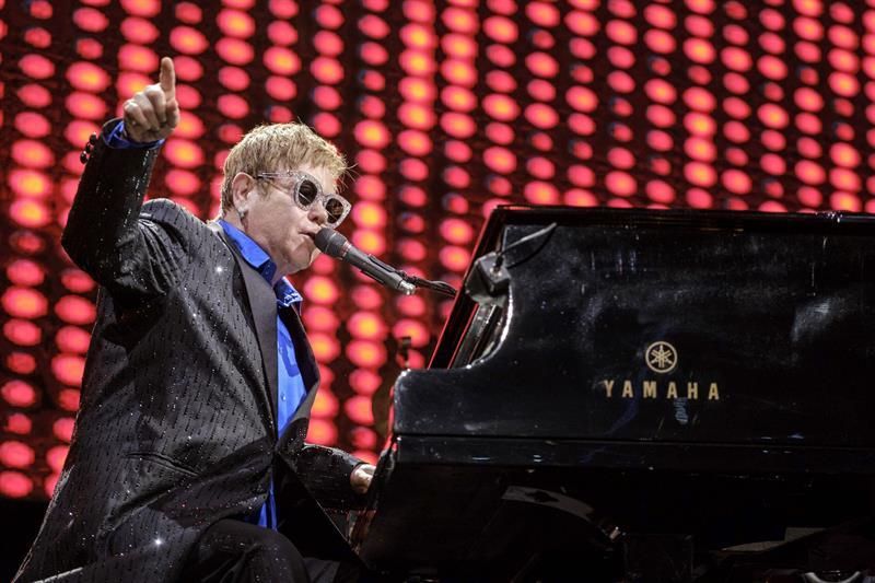 El artista británico Elton John en su concierto de Gran Canaria.