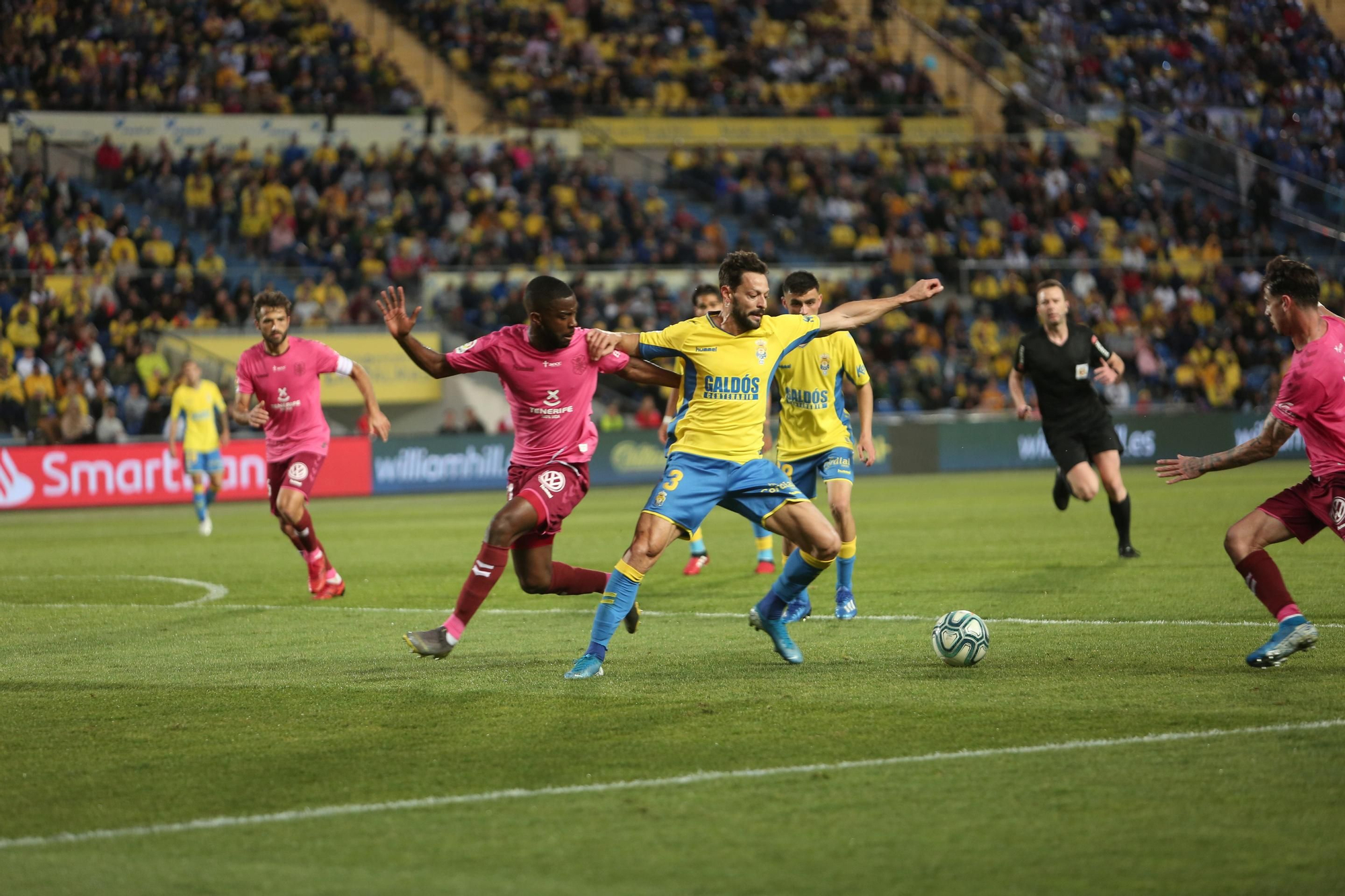 Partido entre Las Palmas y el CD Tenerife.