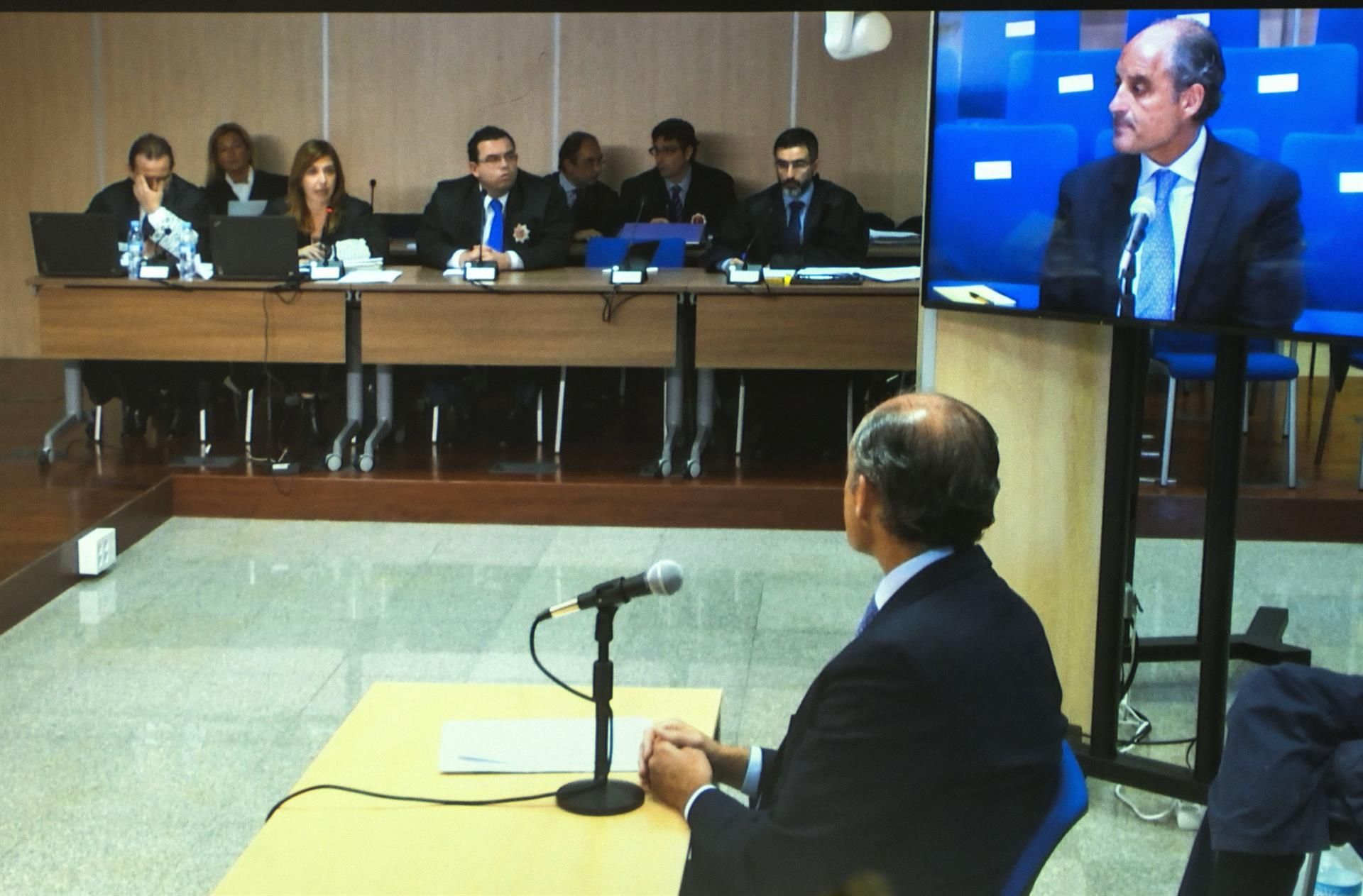 El expresidente de la Generalitat Valenciana Francisco Camps, durante su declaración como testigo en el juicio del caso Nóos