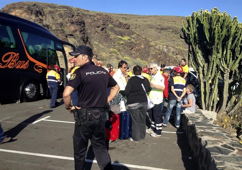Accidente de la guagua en Fataga. EFE/Elvira Urquijo A.
