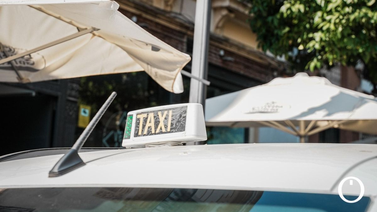 Taxis circulando por Córdoba