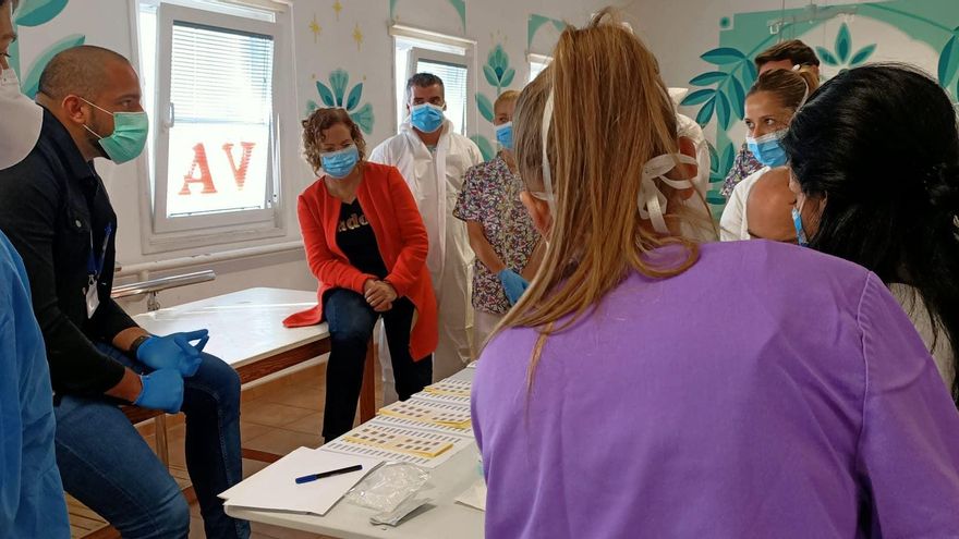 Realización de test en el Hospital de Dolores.