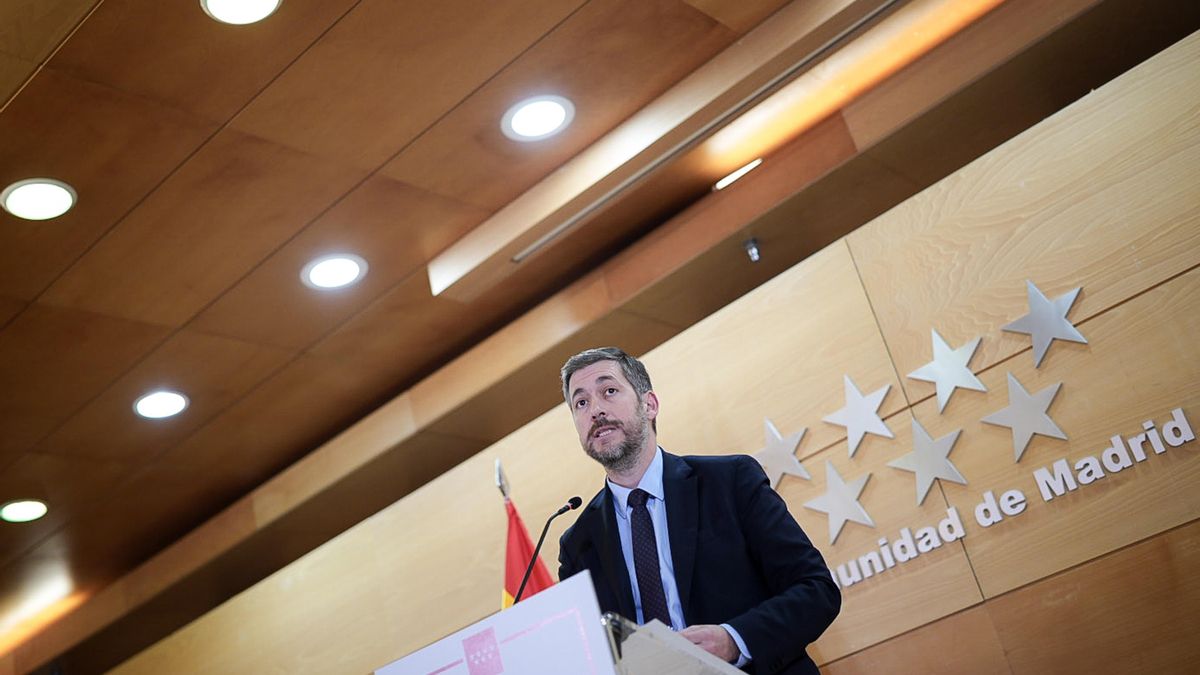 Archivo - El consejero de Presidencia de la Comunidad de Madrid, Miguel Ángel García Martín, ofrece una rueda de prensa