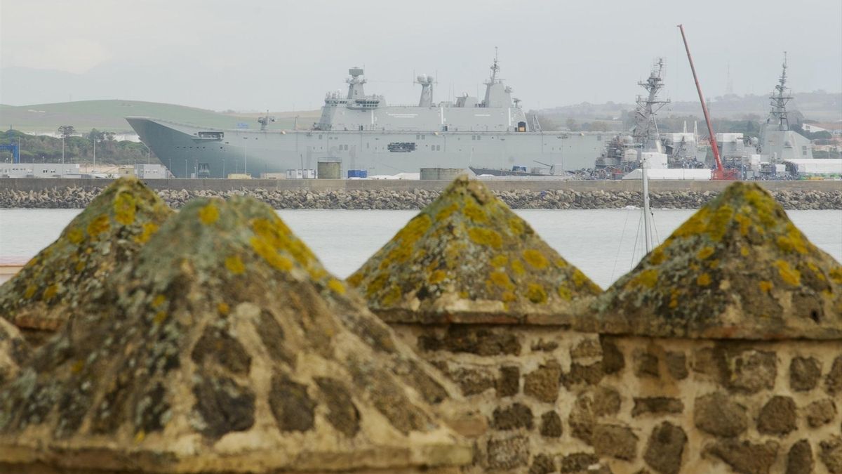 Embarcaciones en la base naval de Rota.