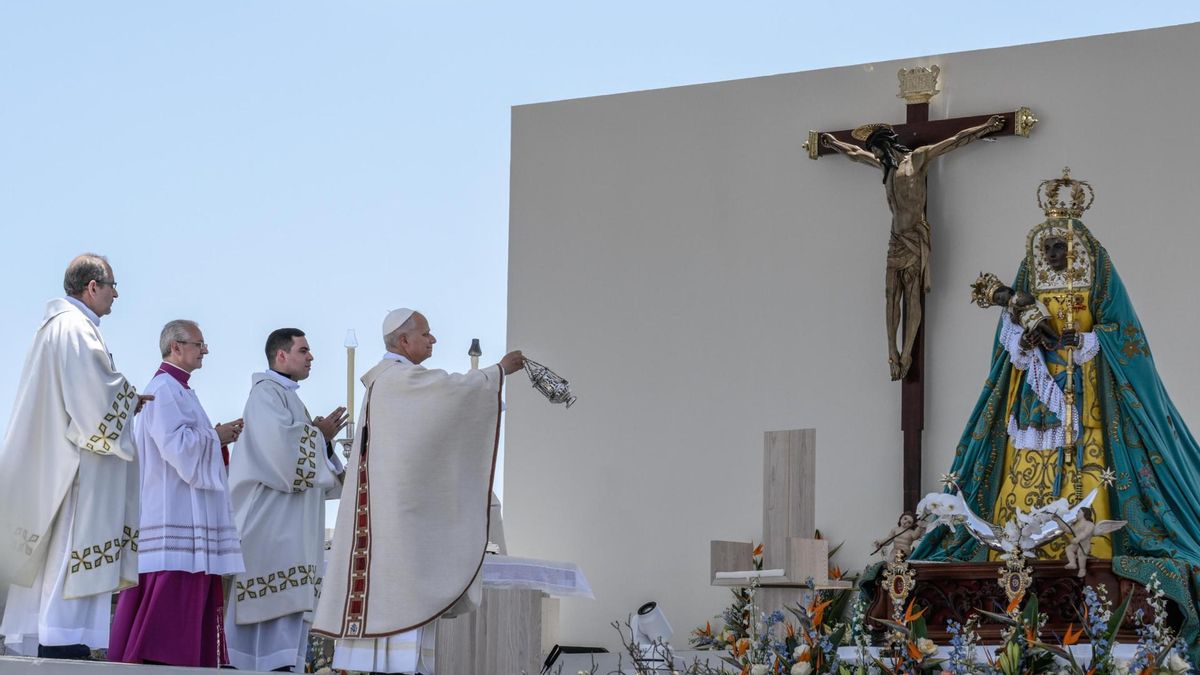 León XIV pide en la turística Tenerife "no reducir todo a comercio y beneficio"