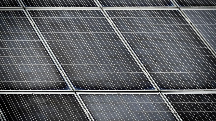 Iberdrola y Endesa no acuden a la subasta de 3.300 MW de renovables