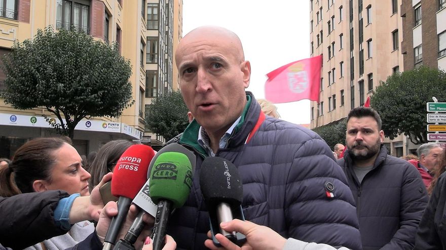 El alcalde socialista de León dice que el caso Cerdán "casi obliga" a convocar un congreso extraordinario del PSOE