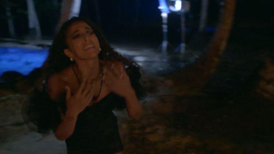 'La isla de las tentaciones 4' adelantó el momento más esperado: la irrupción de Zoe en la hoguera de los chicos