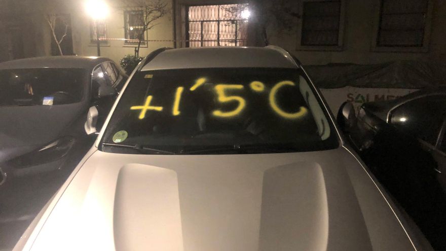 Pintadas alusivas al calentamiento global en el centro de Madrid.