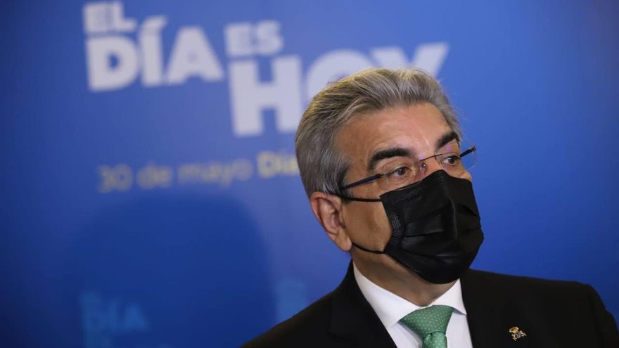 El vicepresidente y consejero de Hacienda de Canarias, Román Rodríguez.