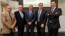 El presidente de la CEV, Salvador Navarro (centro), junto a los miembros de las sectoriales
