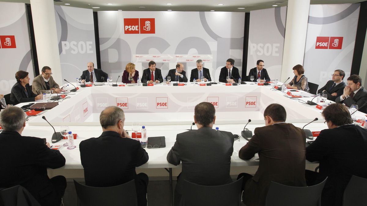 Barones del PSOE piden una hoja de ruta a Rubalcaba pero discrepan sobre el momento de celebrar las primarias