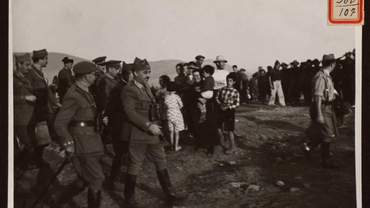FOTOGALERÍA | Franco y sus generales en la campaña cántabra del Frente del Norte