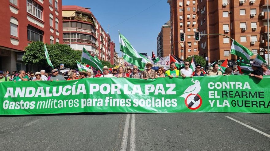Manifestación en Sevilla contra el rearme convocada por la Plataforma Andalucía Por la Paz, este sábado