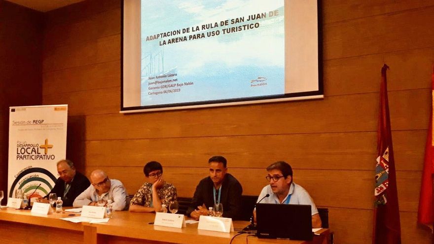 Las dos caras del ‘caso De Miguel’: la denunciante sin contratos en una década y el condenado de viaje oficial