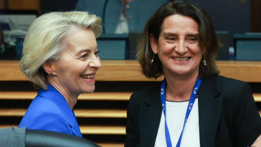 La amenaza de retirar la ley anti 'greenwashing' resta apoyos a una Von der Leyen cada vez menos verde