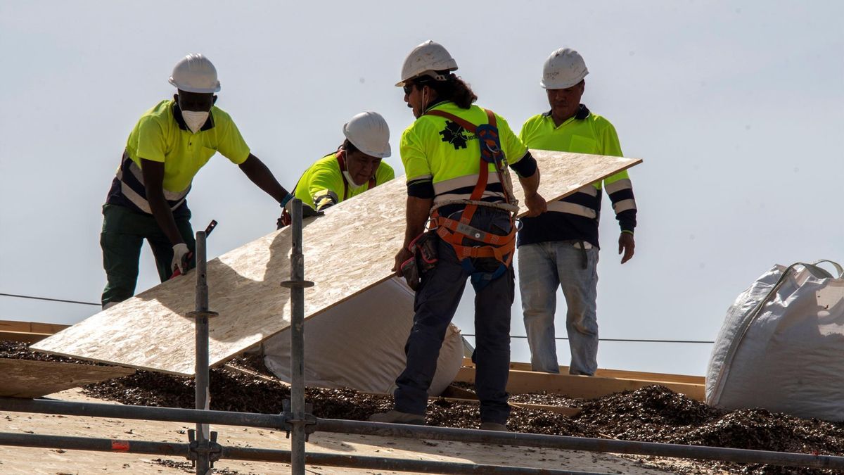 Unas 10.800 personas podrían acogerse a la regularización extraordinaria en Balears: "Es bueno para toda la sociedad"