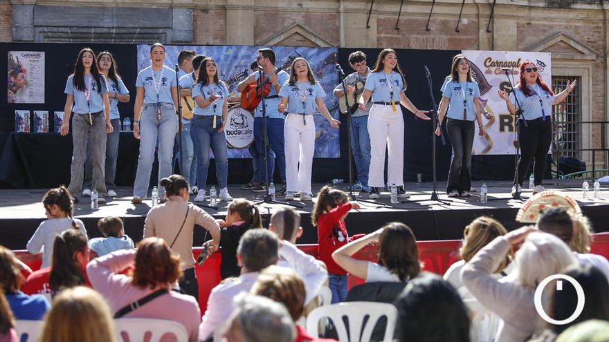 El Carnaval calienta coplas en la ‘Salmorejá’