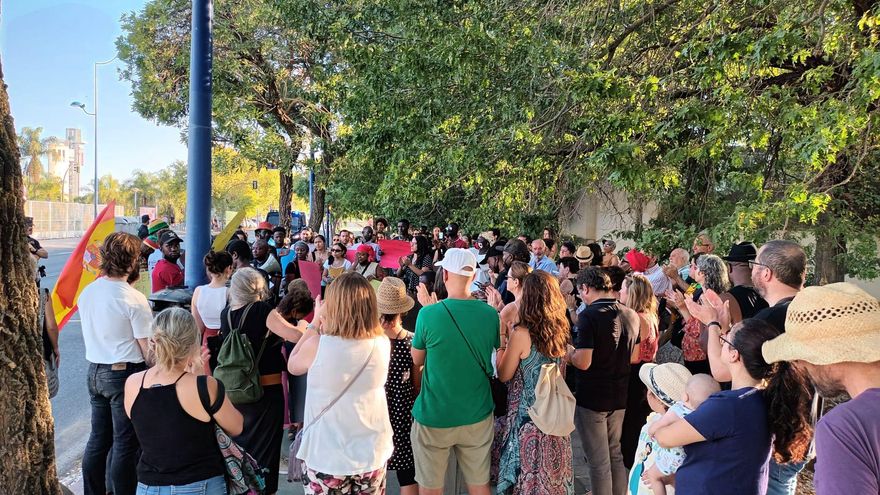 Concentración frente al Consulado de Marruecos en Sevilla
