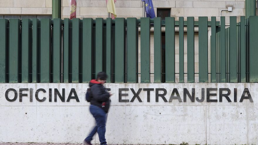 Cómo pedir la regularización de migrantes en Madrid: requisitos, fechas a tener en cuenta y vías de presentación